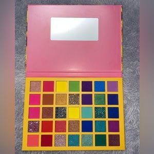 Atrevida 35 Eyeshadow Palette from Makeup Depot NWT